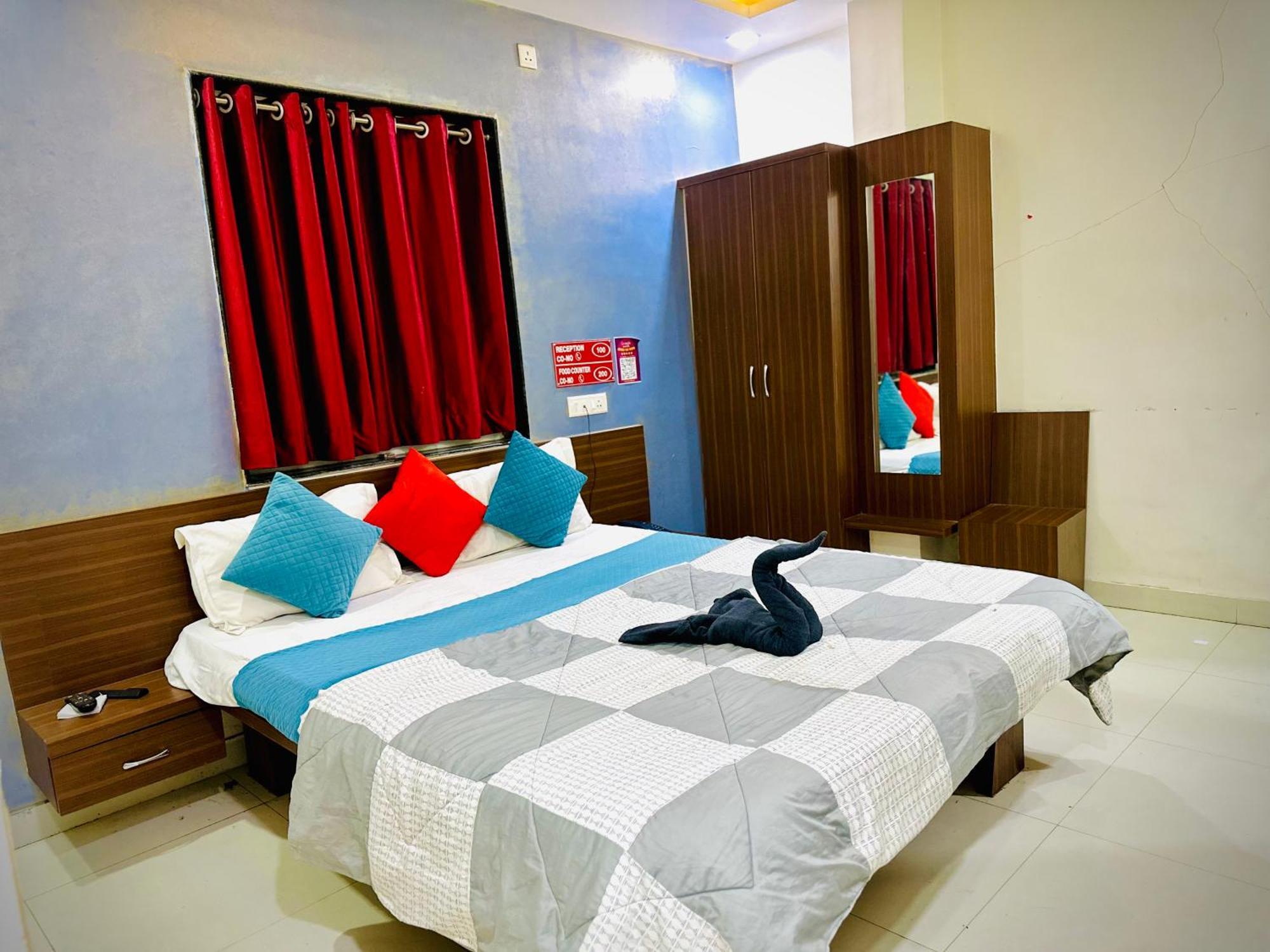 Hotel Sawai Executive Jadhavwadi エクステリア 写真