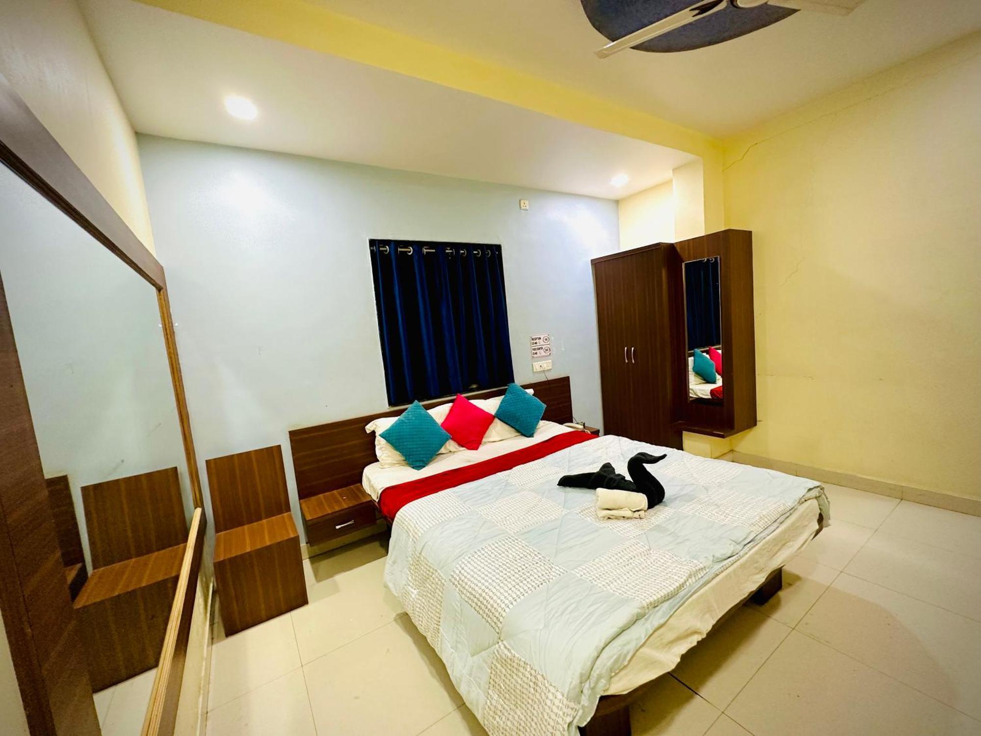 Hotel Sawai Executive Jadhavwadi エクステリア 写真