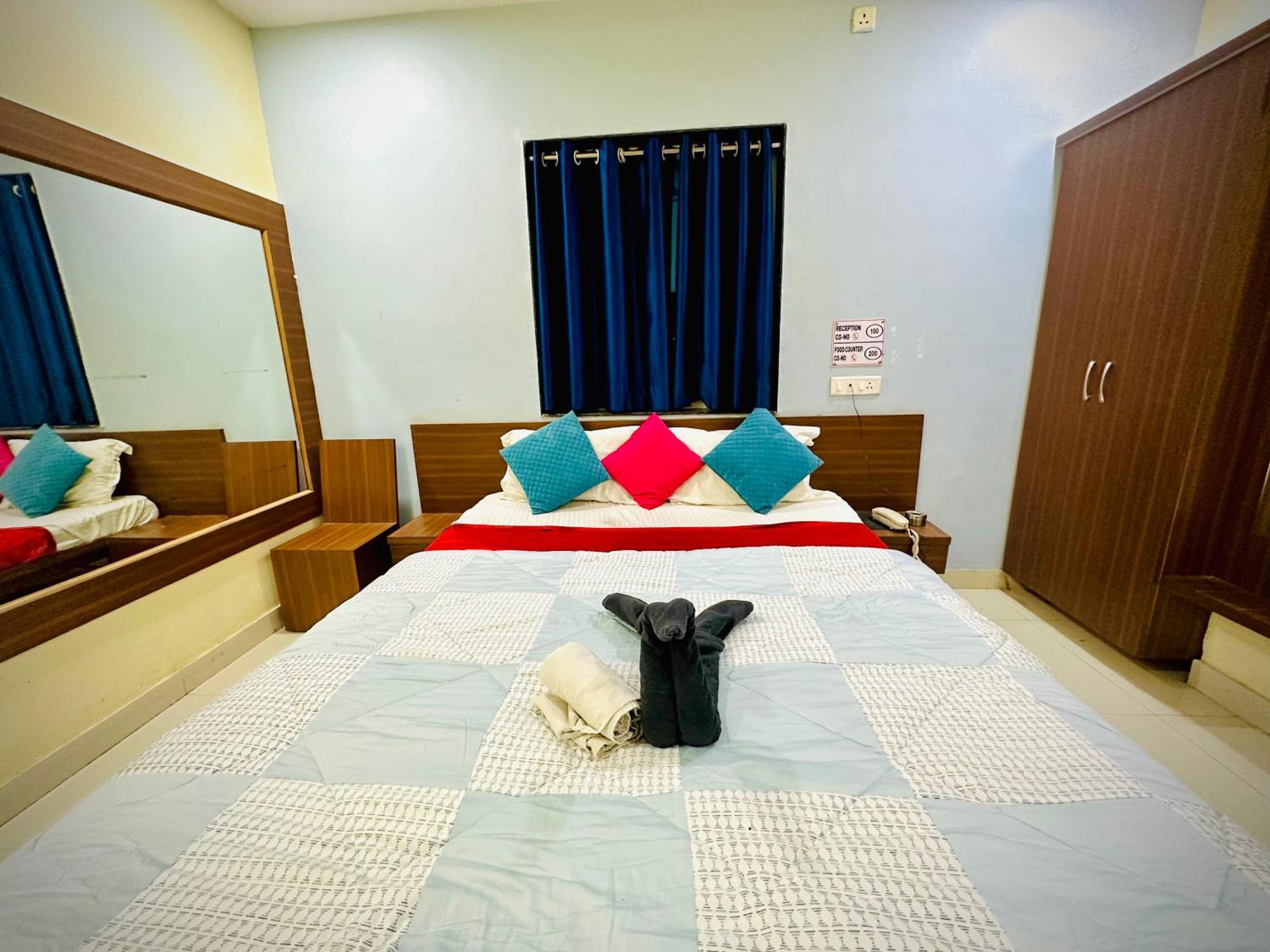 Hotel Sawai Executive Jadhavwadi エクステリア 写真