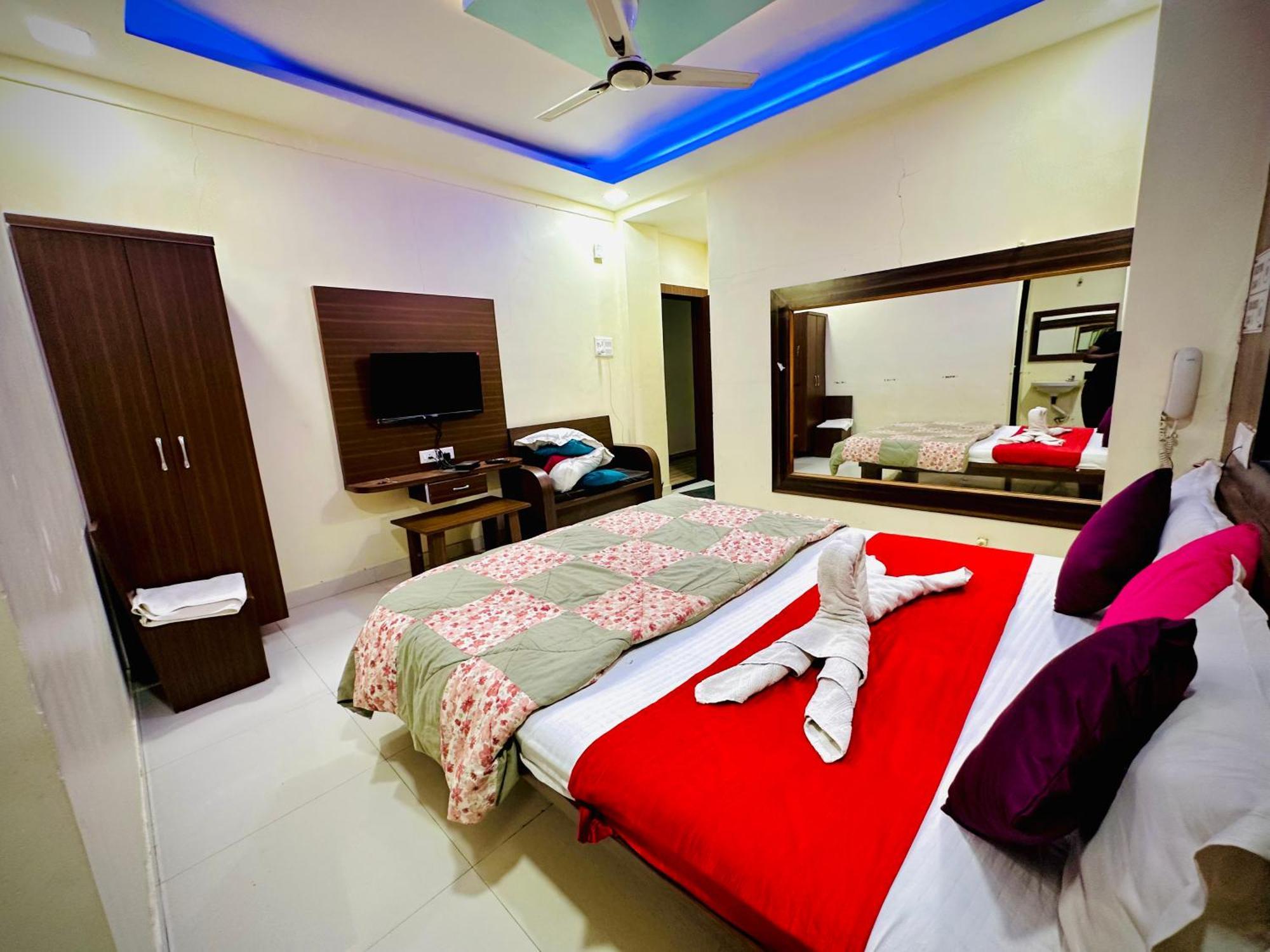 Hotel Sawai Executive Jadhavwadi エクステリア 写真