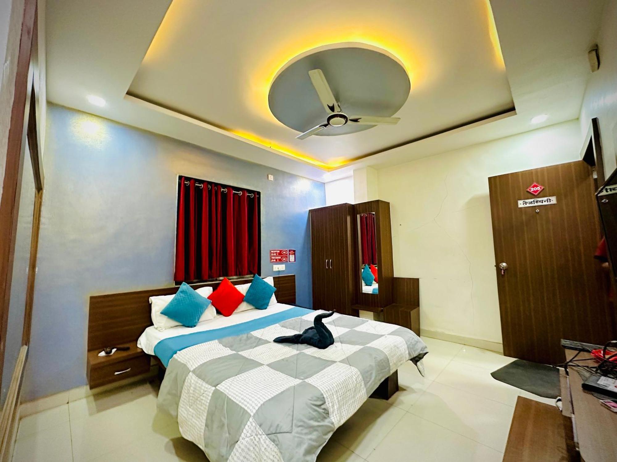 Hotel Sawai Executive Jadhavwadi エクステリア 写真