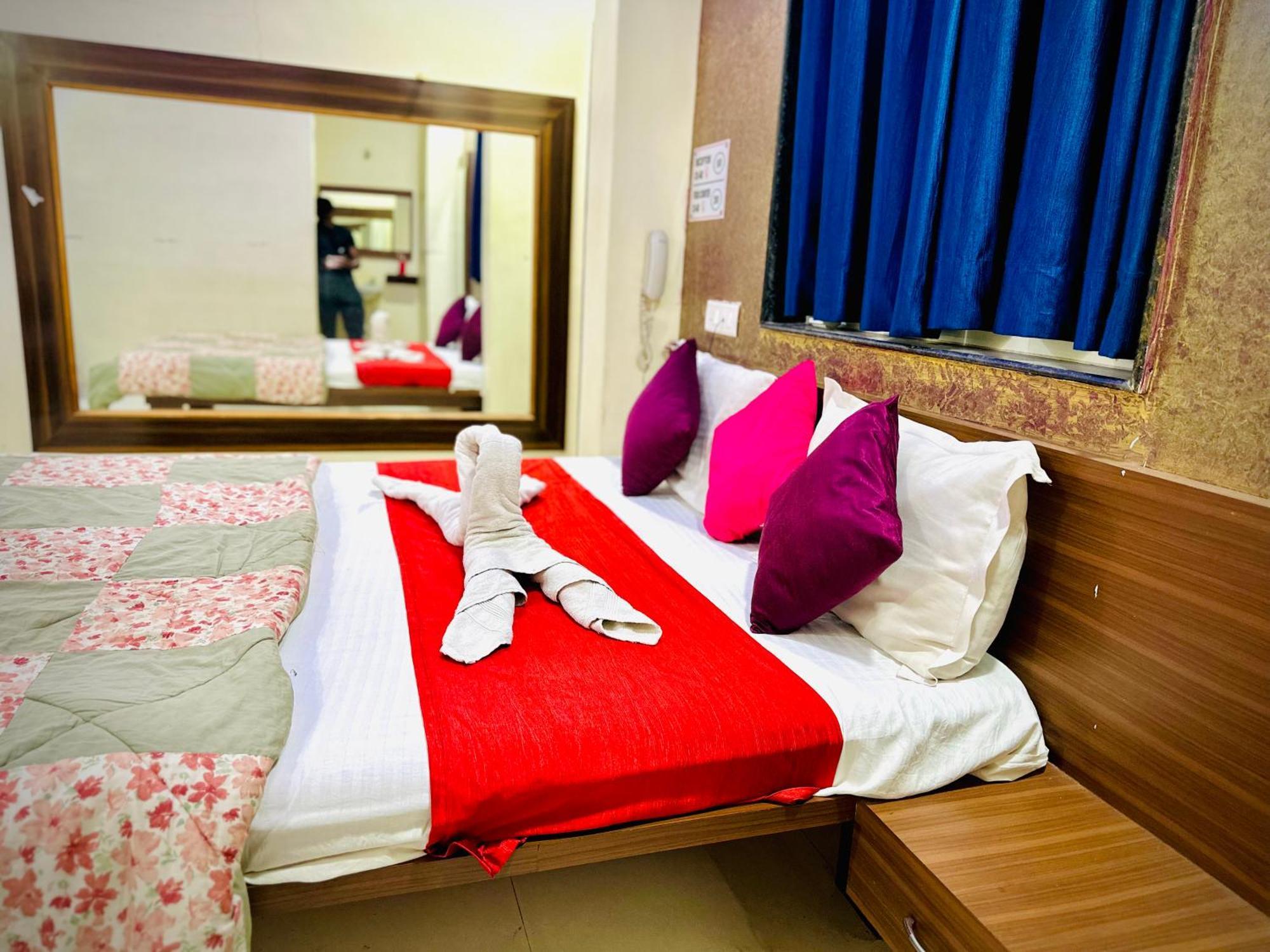 Hotel Sawai Executive Jadhavwadi エクステリア 写真