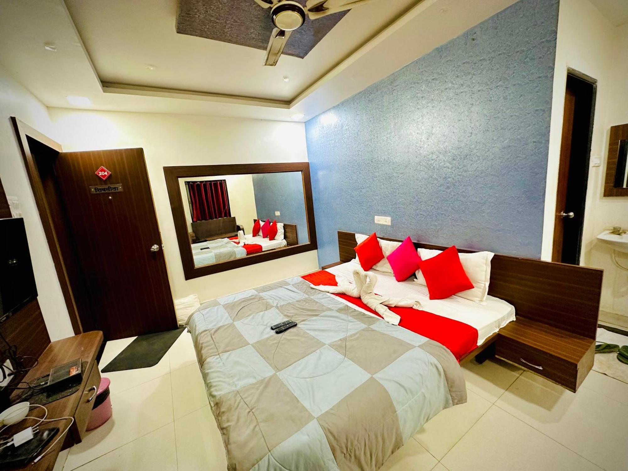 Hotel Sawai Executive Jadhavwadi エクステリア 写真