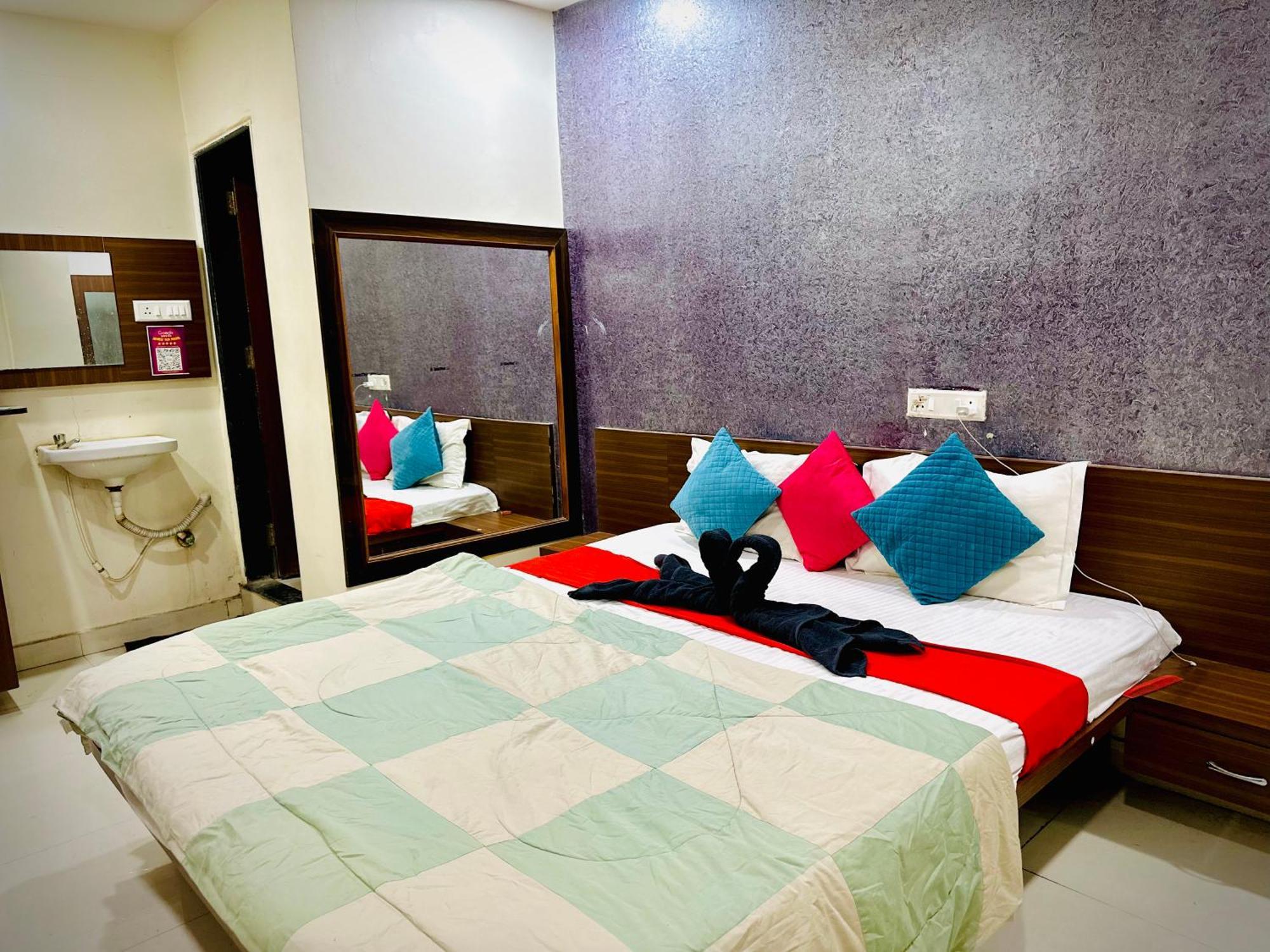Hotel Sawai Executive Jadhavwadi エクステリア 写真