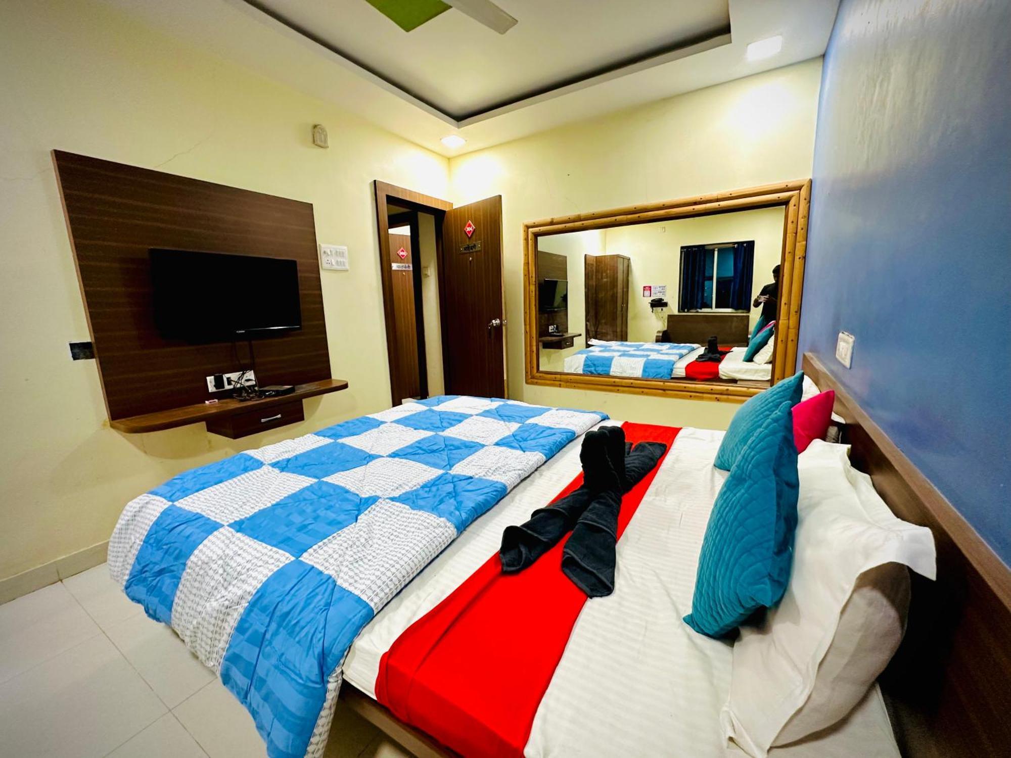 Hotel Sawai Executive Jadhavwadi エクステリア 写真