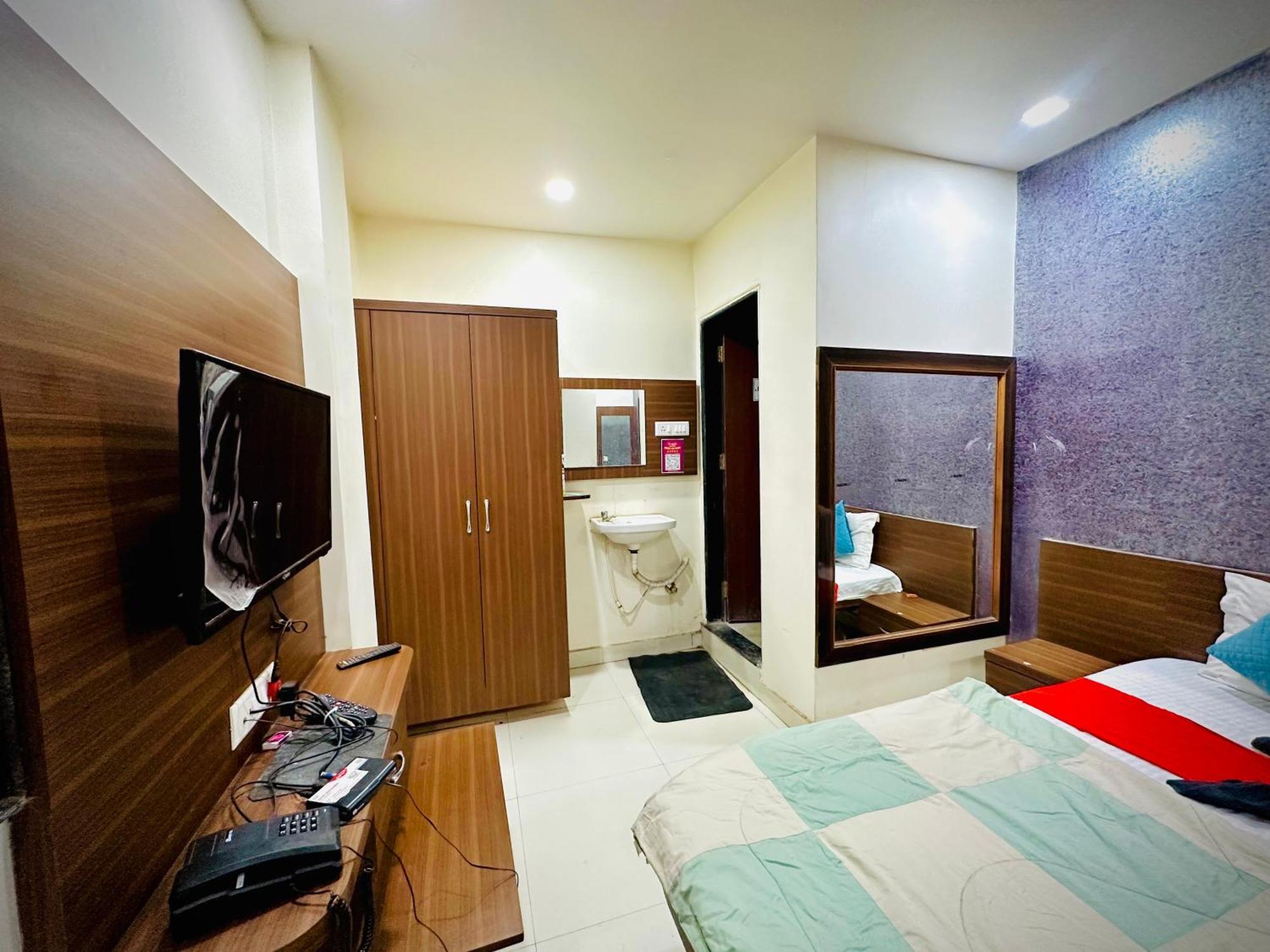 Hotel Sawai Executive Jadhavwadi エクステリア 写真