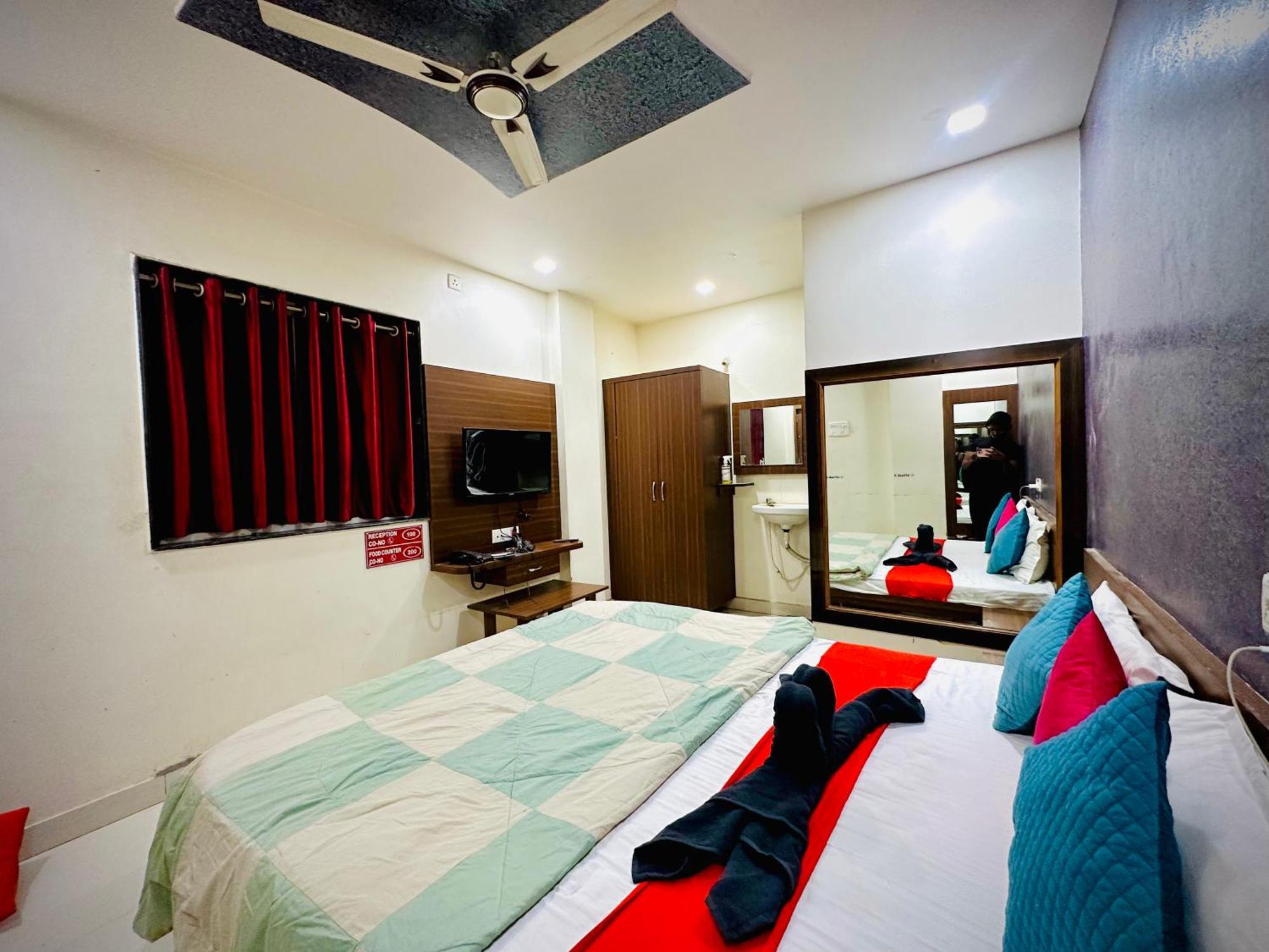 Hotel Sawai Executive Jadhavwadi エクステリア 写真